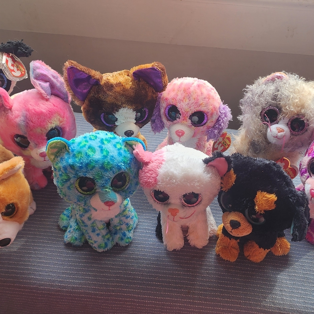 Plush Small Pet - Multicolor (Blue/White/Pink)